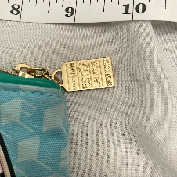 Estee Lauder Cosmetic Bag Set - Picture 6 of 8